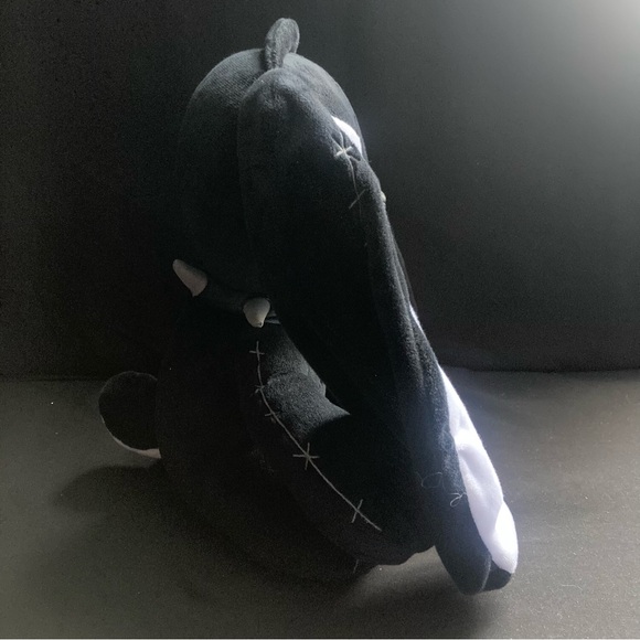 Hex Hopper: Sulphur Bun-Bun Plush 🖤🤍 - Picture 4 of 7